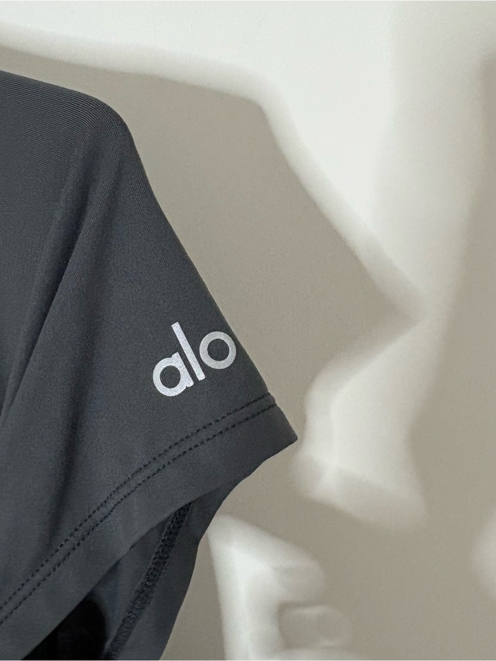 Alo Yoga silky lightweight dark grey tee - Picture 2 of 3
